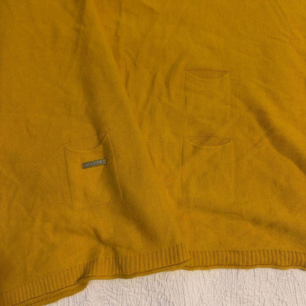 Unbranded Women's Yellow and Gold Jumper